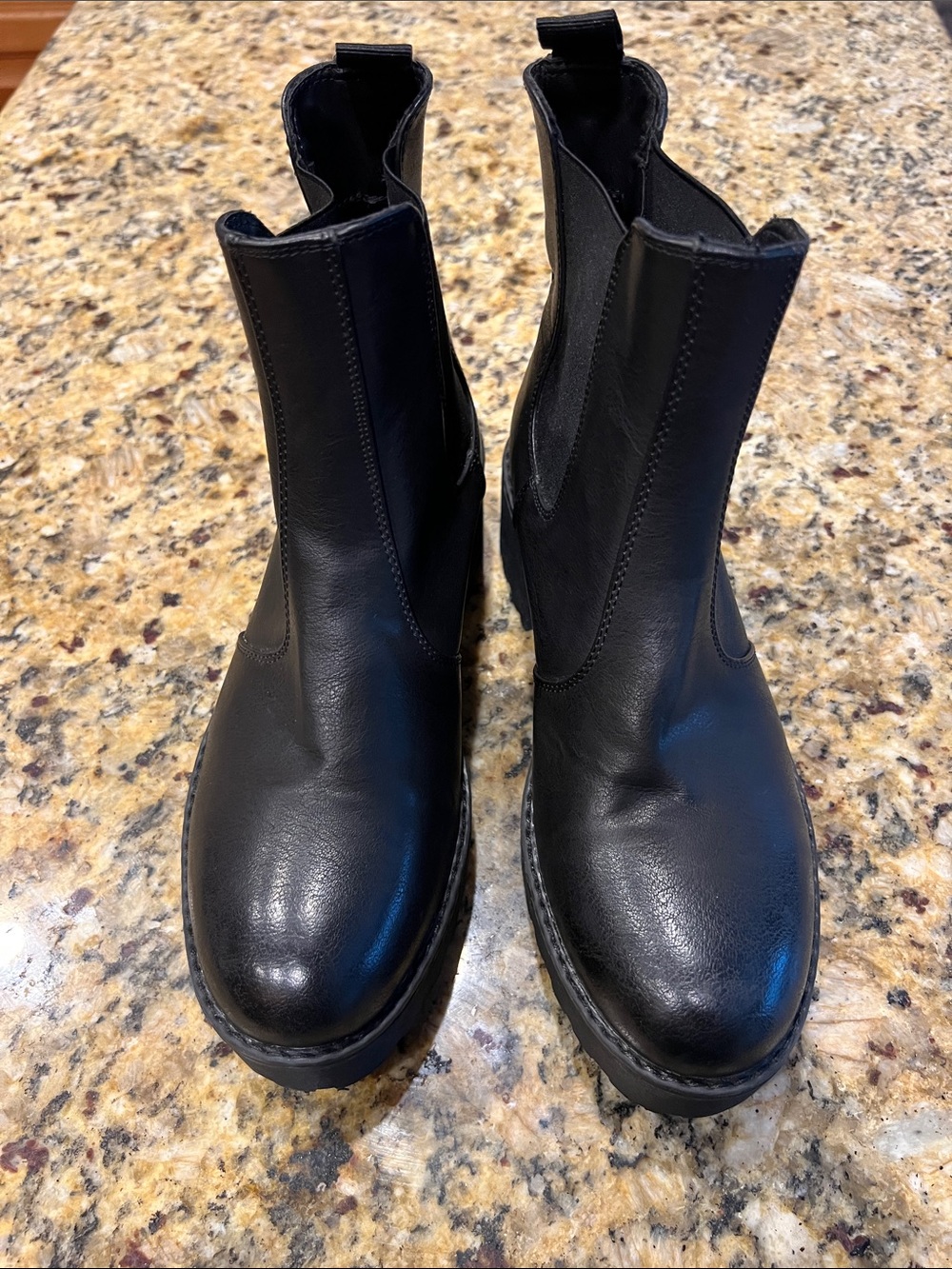 Dirty Laundry Ladies Boots - Sleek Slip-On Style